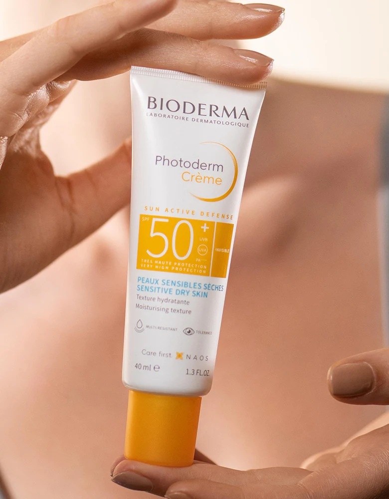BIODERMA PHOTODERM CREME INVISIBLE SUN ACTIVE DEFENSE PEAUX SENSIBLES SECHES SPF50+ 40ML